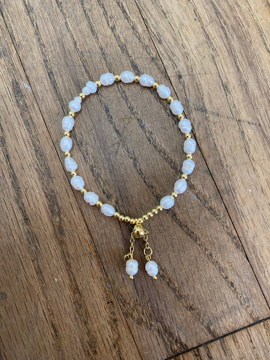 Kelsie String of Pearls Bracelet - Gold