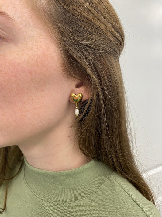 Haven Heart and Pearl Dangle Earrings - Gold