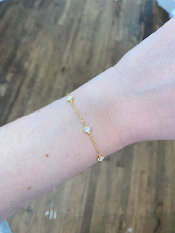 Paisley Clover Bracelet - White