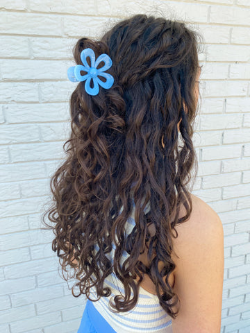 Lucy Cutout Flower Claw Clip - Blue